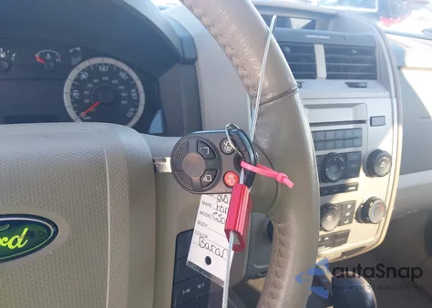 2010 Ford Escape Xlt z USA, uszkodzony, nr VIN 1FMCU0DGXAKC07859